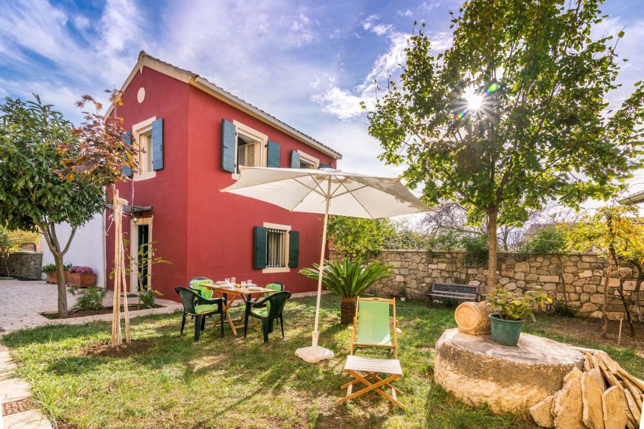 Traditional Rustic Maisonette By Konnect Agios Ioannis Peristerion Esterno foto